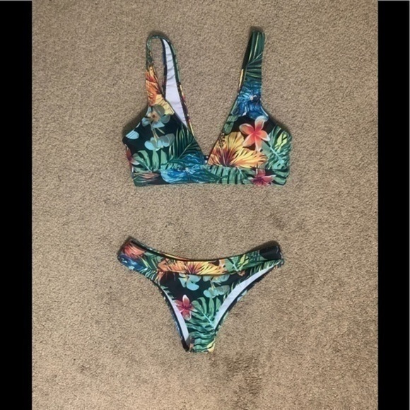 Floral Tropical Bikini Set Size Small - Picture 3 of 11